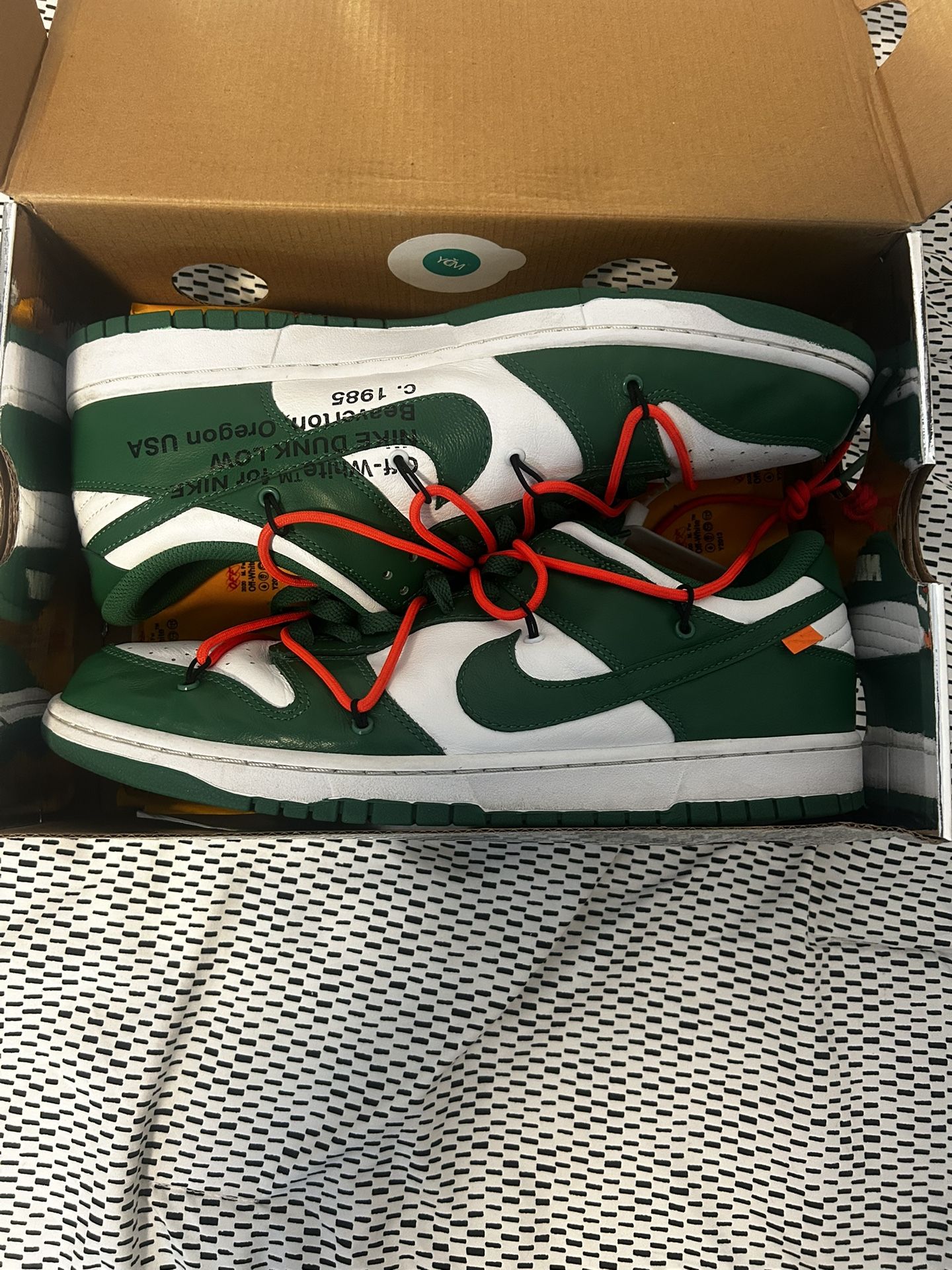 Pine Green Off White