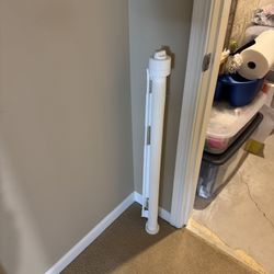 Retractable Baby Gate