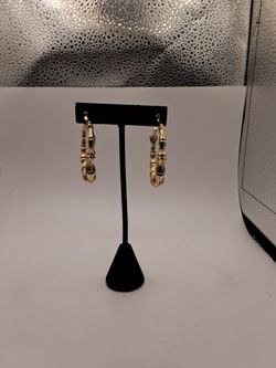 Woman's earrings