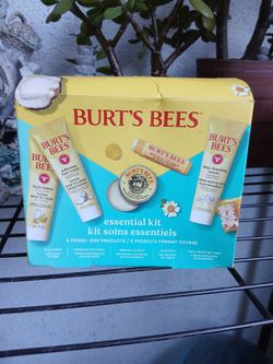 Burt's Bees Essential Kit