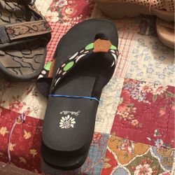 Yellow Box Size 7 