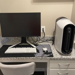 Alienware Aurora R12 Gaming Desktop W/ 27” Alienware Monitor