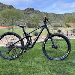 2021 Canyon Strive (Large/Carbon/29”) UPGRADED