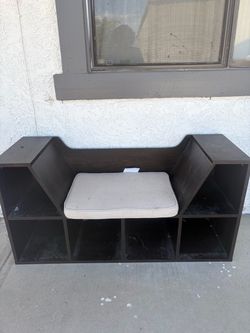 Bookshelf bench