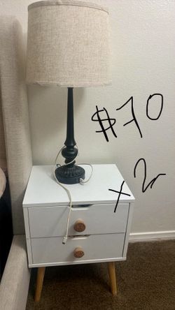 2 lamps and 2 night stand