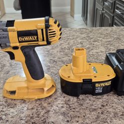 DeWALT 18 VOLT DRILL
