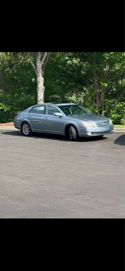 2005 Toyota Avalon – $4,000 OBO