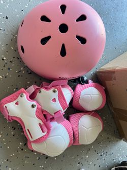 Girls helmet with protection