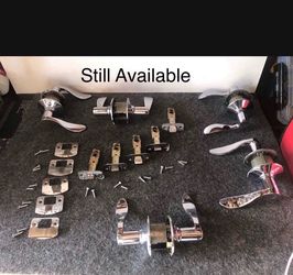 Door Handles ( Chrome 4 Closet & 1 Privacy )