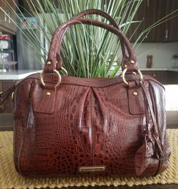 CYNTHIA ROWLEY LEATHER PURSE