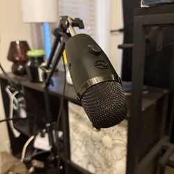 Blue Yeti Nano + shock mount and wind screen