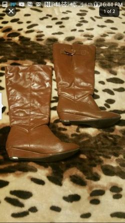 Brown boots size 7 1/2