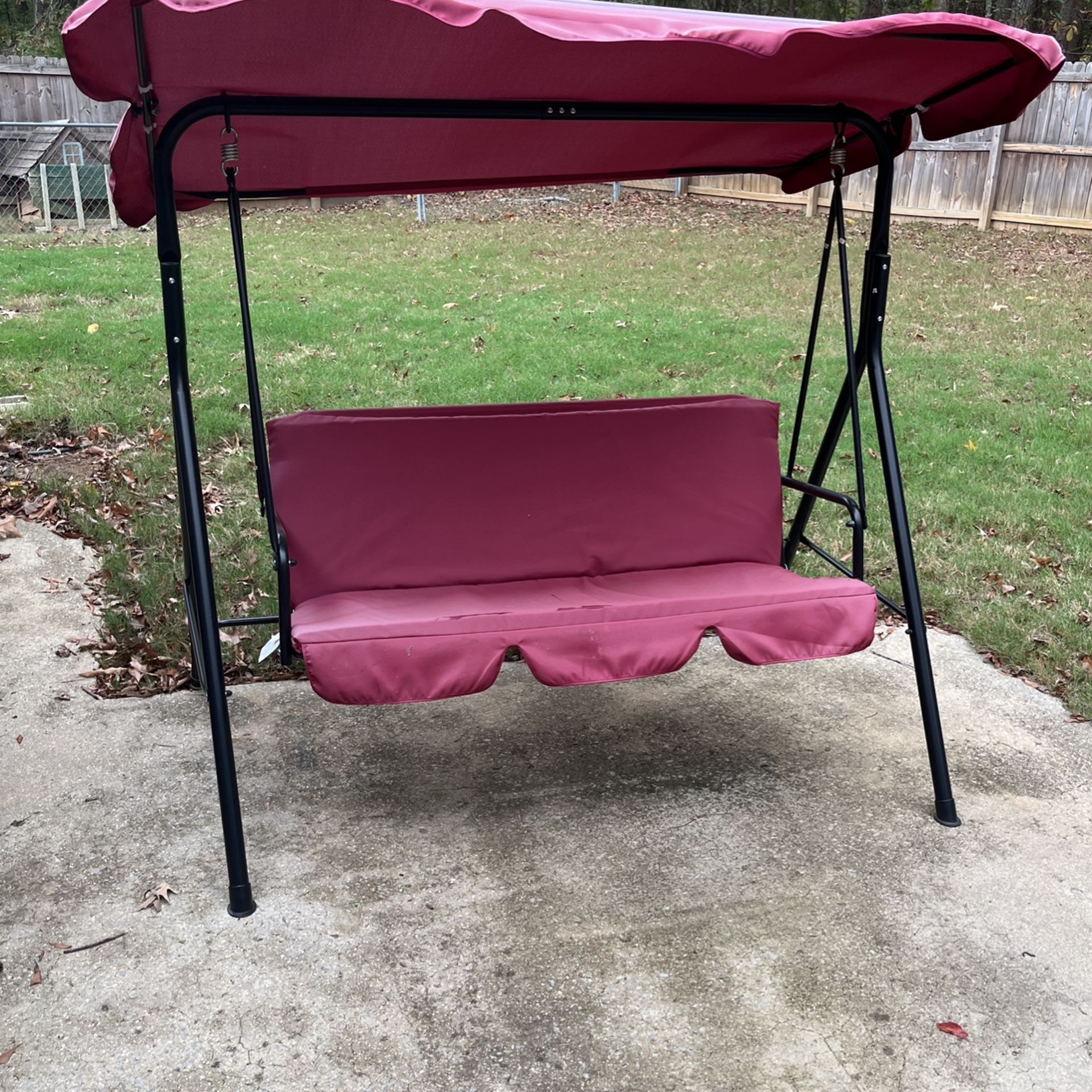 Covered Porch/yard Swing