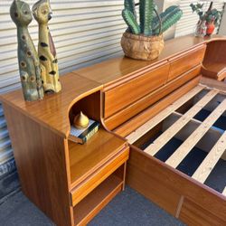 Mid Century Modern QUEEN Danish TEAK Platform Bed and Nightstands