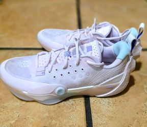 Basketball shoes 10.5