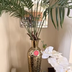 (2) Vase With Faux Plant 
