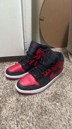 Air jordan 1 mid Banned