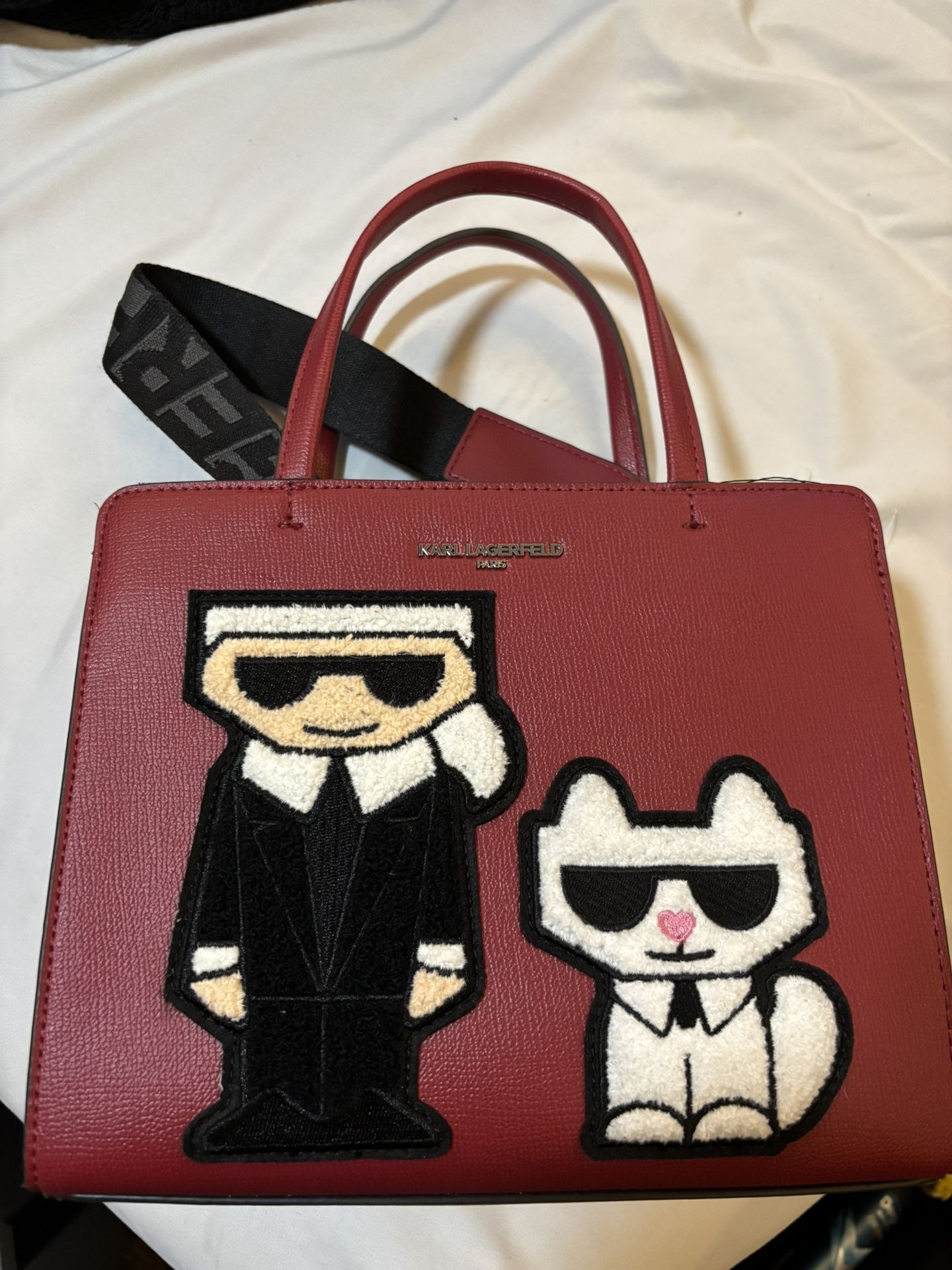 💼 Designer Alert! Karl Lagerfeld Tote w/ Karl & Choupette – $180 OBO 🔥 Like New, Must-Have Look! 🖤