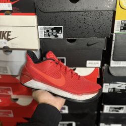 Kobe A.D. University Red size 8.5 Close To VNDS