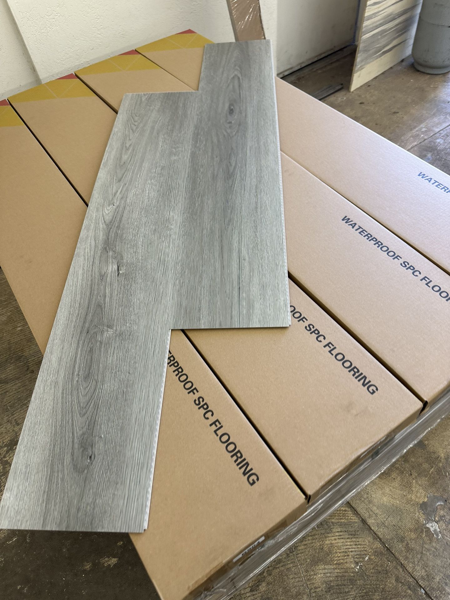 Luxury Vinyl Plank 12 Mil 5.5mm 9”x48” 27sqft/box $35 Per Box