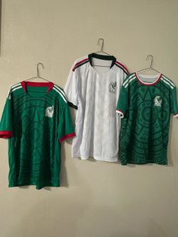 Playeras y sombreros d selección Mexicana