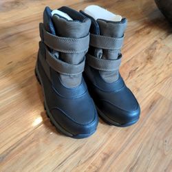 Boys Hiking Boots Size 4