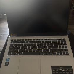 Acer Aspire 5 15.6" (512GB SSD, Intel Core Core i5-1135G7, 2.40GHz, 8GB RAM)...