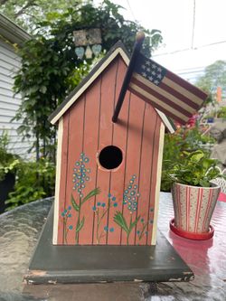 Wooden birdhouse 🇺🇸