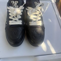 REPS!! Louis Vuitton LV Trainer 'Embossed Monogram' - Black | Size [ 10] | No Box 