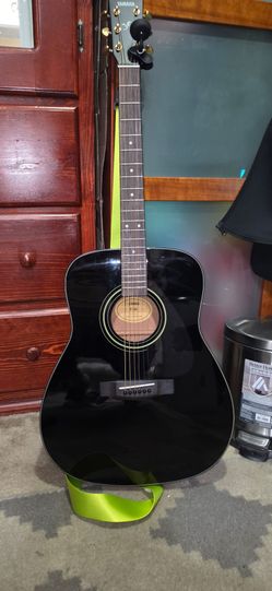 Yamaha guitar