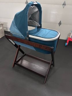 Uppababy Vista Bassinet and Stand
