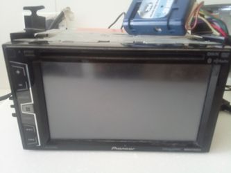 Pioneer Double DIN Touchscreen Car Stereo plus 2 TS 601M speakers