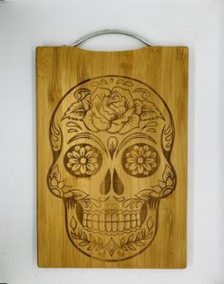 Sugar skull laser engraved bamboo high quality cuttingboard