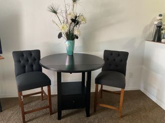 Tall 30” TABLE w/2 CHAIRS