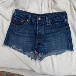 Levi’s 501 Cut Off Shorts 