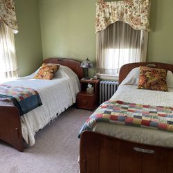 Vintage 1940’s Maple Twin Bedroom Set