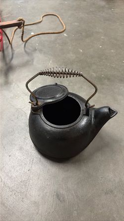 Cast iron kettle