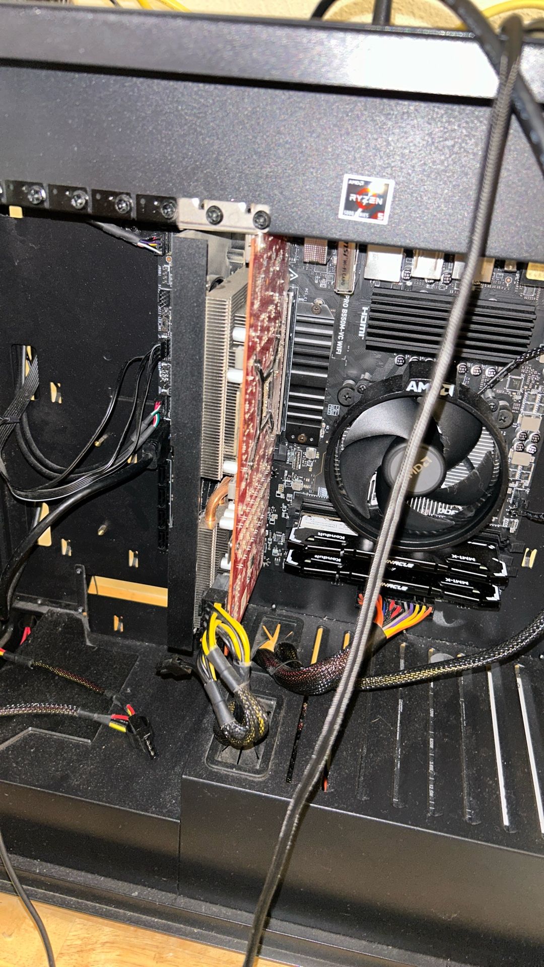 AMD RADEON 5700XT 8GB 