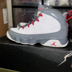 Retro 9 Size 6.5Y