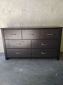 SEVEN DRAWERS DRESSER