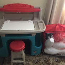 Kids desk