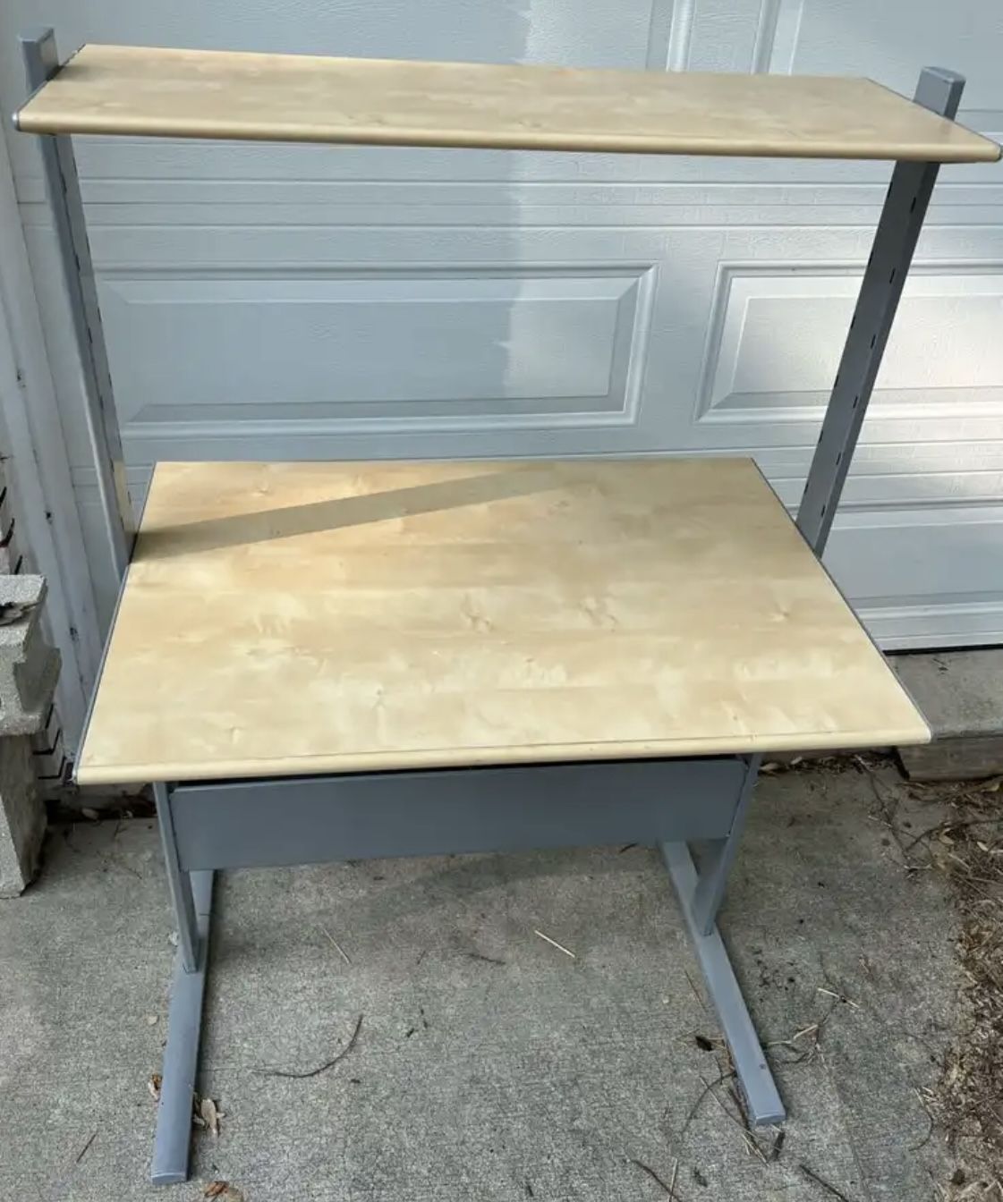 2’ x 3’ Wooden Desk adjustable height with Shelf