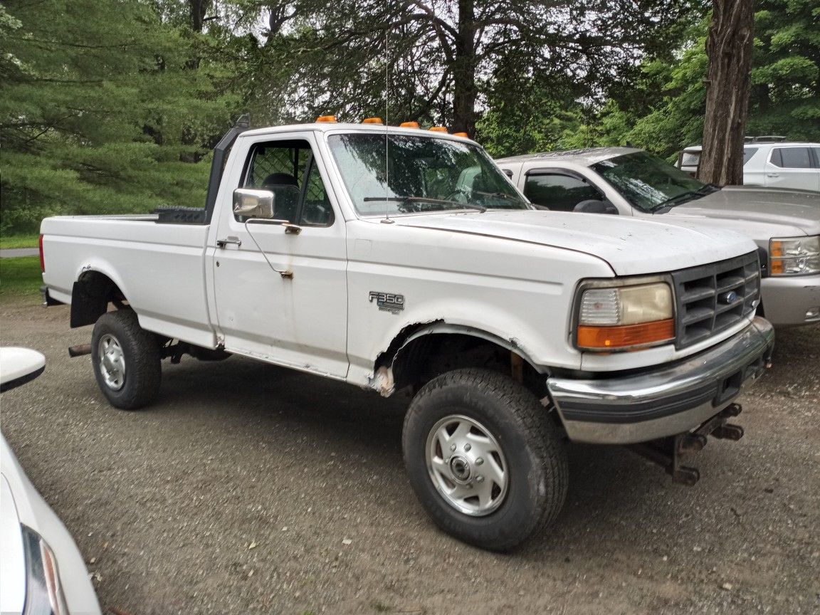 Ford F350 4x4 Power Stroke 7.3 Diesel Have Title Runs Drives Stops Comes with Plow