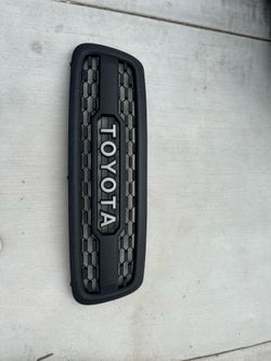 2001-2023 toyota sequoia front grill