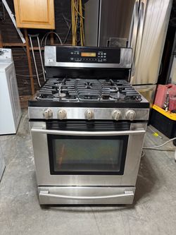 LG gas stove everything working 3 Month Warranty we Deliver