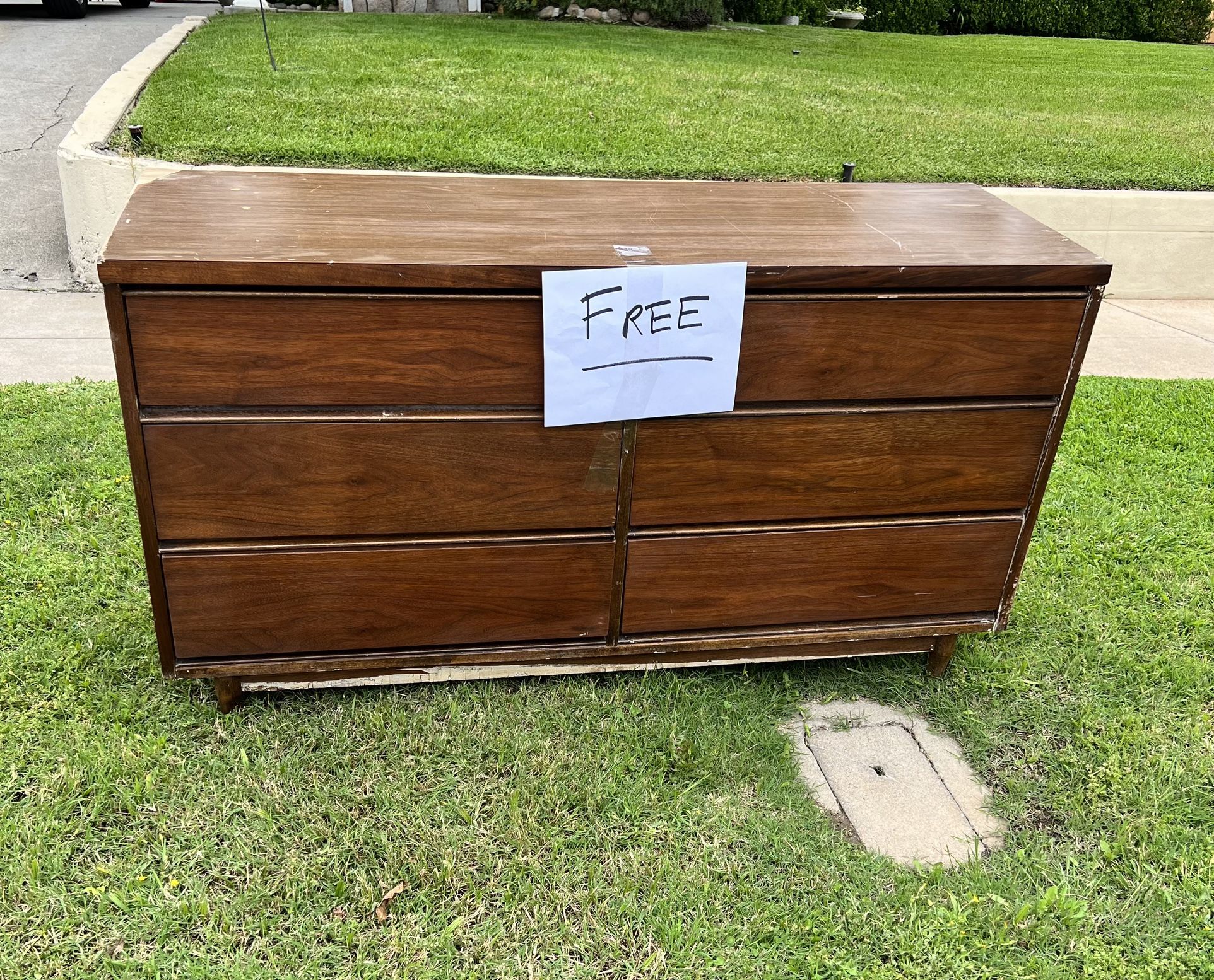 Free Dresser for Sale in Pasadena, CA OfferUp