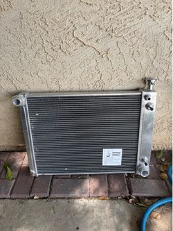 New in its box! 3 Row Radiator compatible 1(contact info removed) Chevy/GMC C/K 3500 Tahoe Yukon 88- 2000