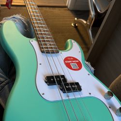 Bajo Fender Squier 