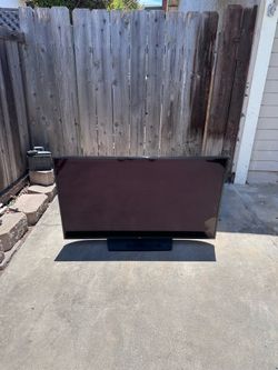 Cracked 55-inch 4k UHD Smart TV
