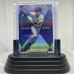 Derek Jeter 2000 Fleer “Diamond Dominators, Mystique” Card#9 of 10 DD